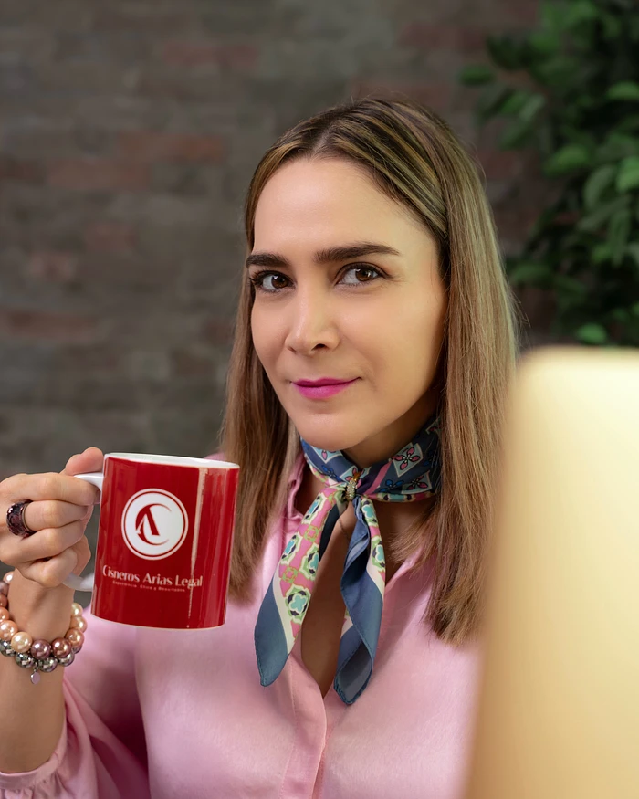 María Isabel Cisneros — Cisneros Arias Legal